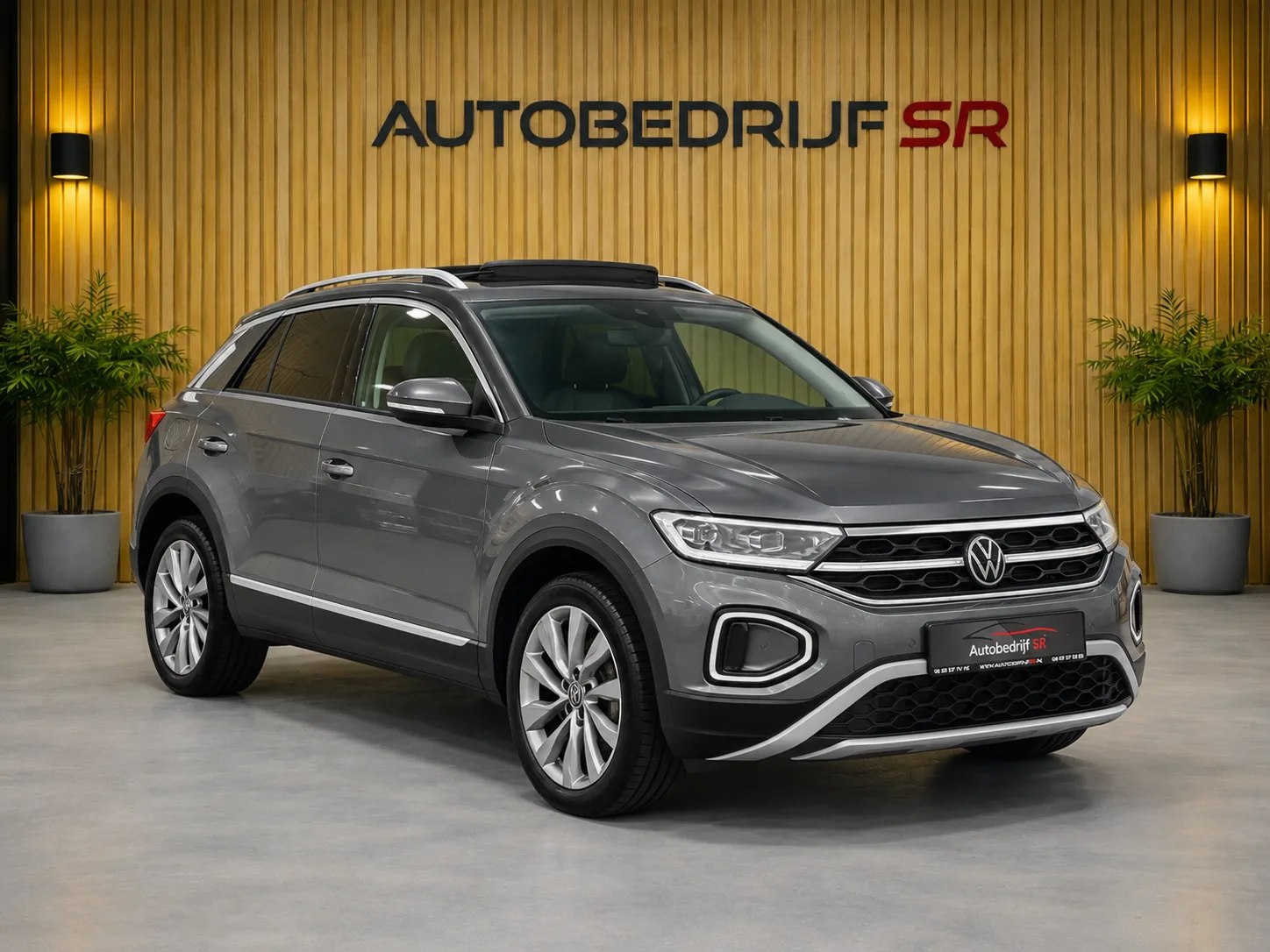 Volkswagen T-Roc (2023) — foto 1