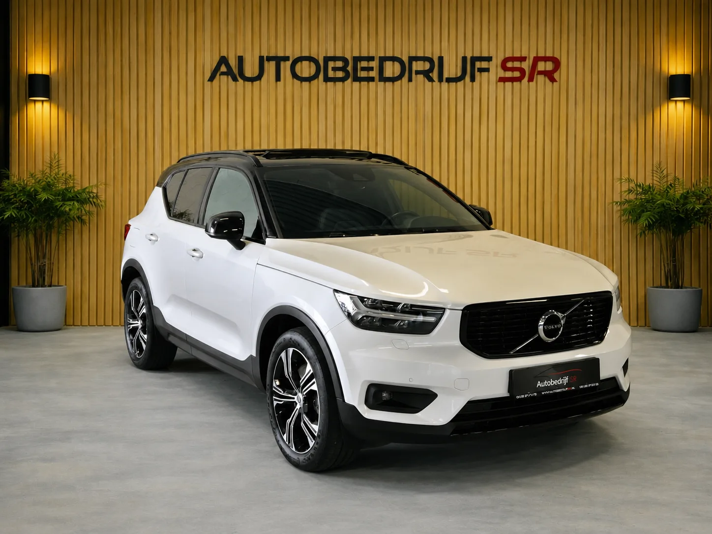 Volvo XC40 (2019) — foto 1
