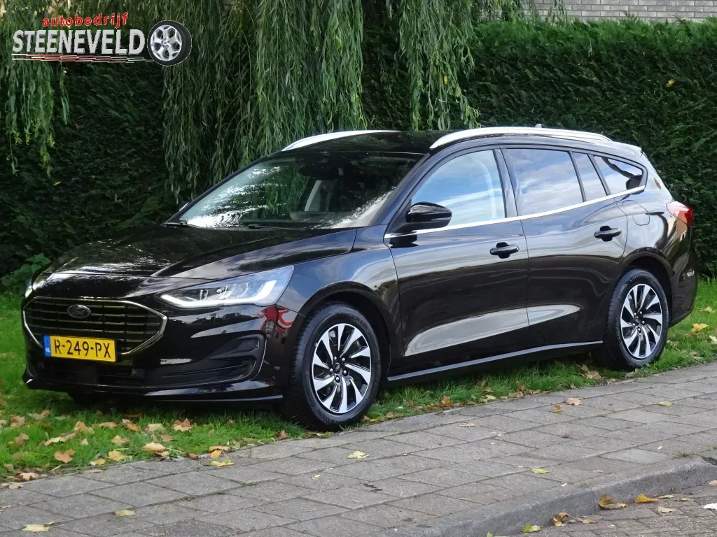 Ford Focus (2022) — foto 1