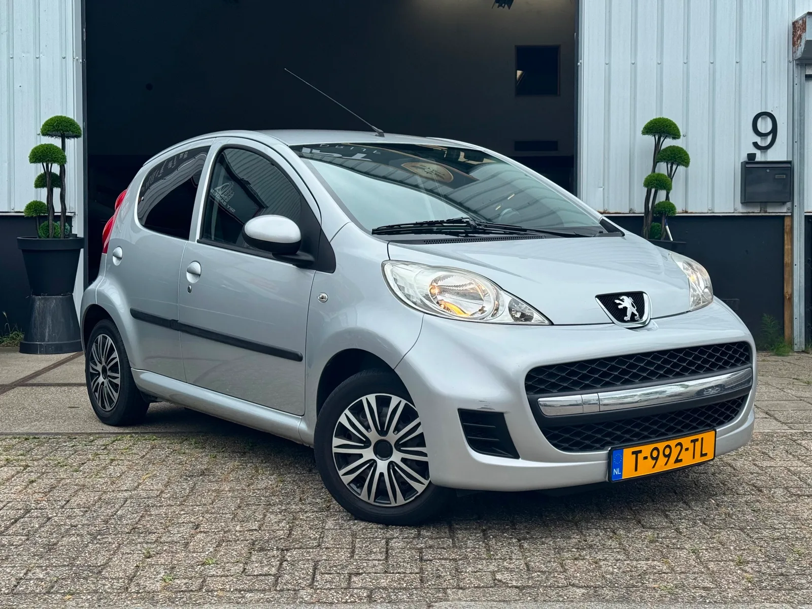 Peugeot 107 (2011) — foto 1