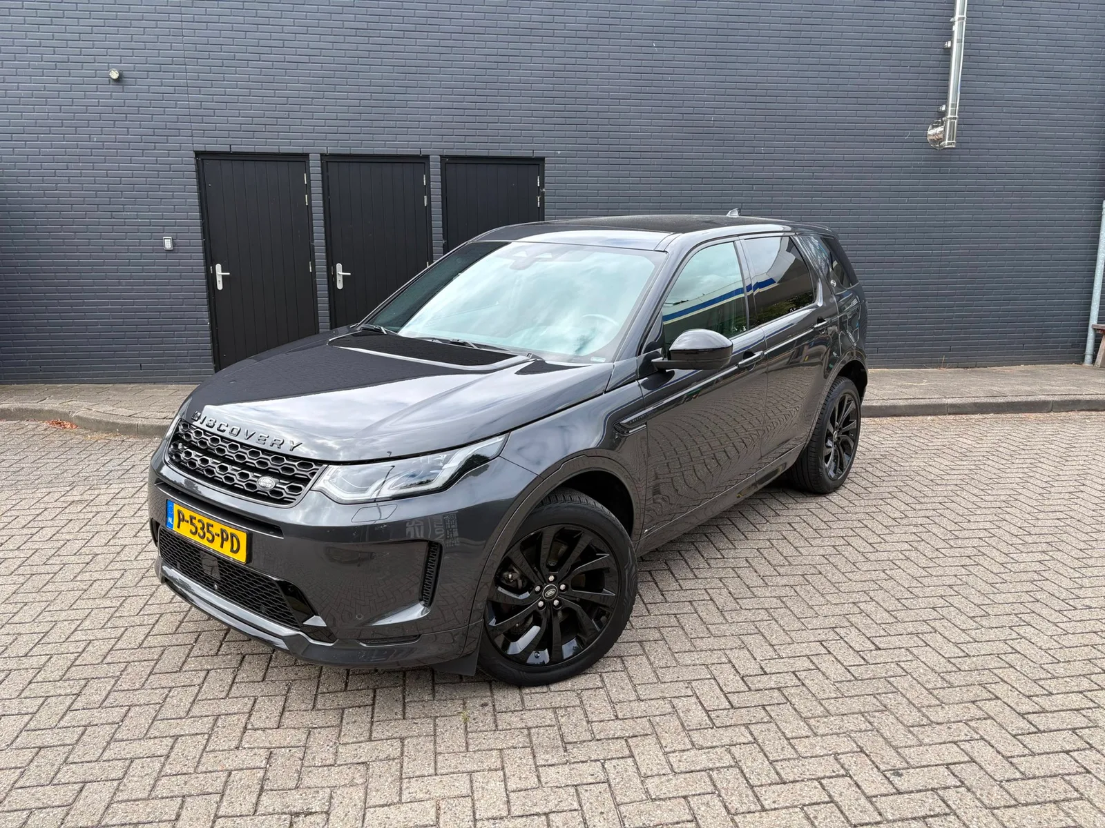 Land Rover Discovery Sport (2021) — foto 1