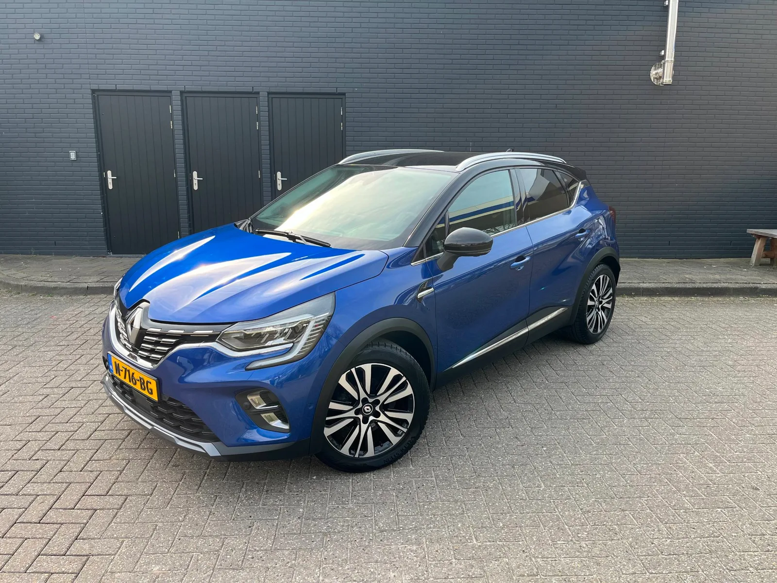 Renault Captur (2021) — foto 1