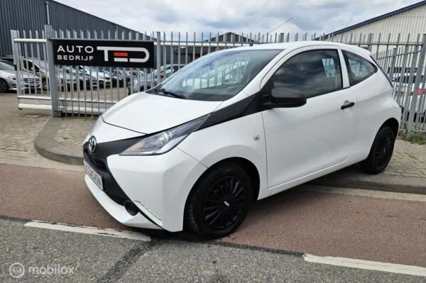 Toyota Aygo (2016) — foto 1