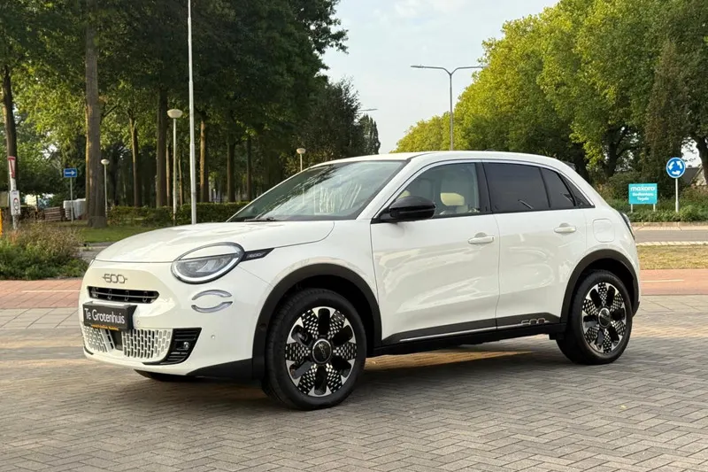 Fiat 500 (2024)