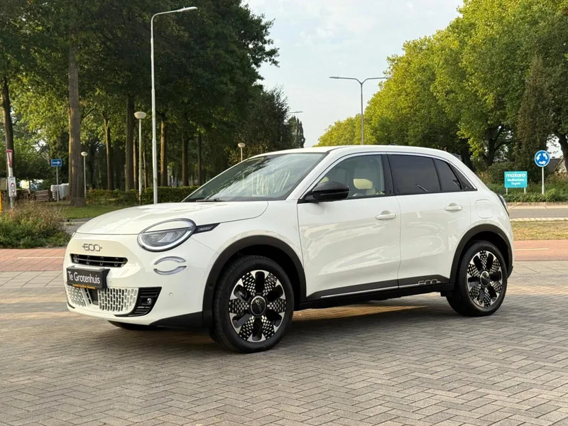 Fiat 500 (2024) — foto 1
