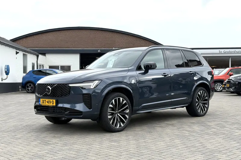 Volvo XC90 (2025)
