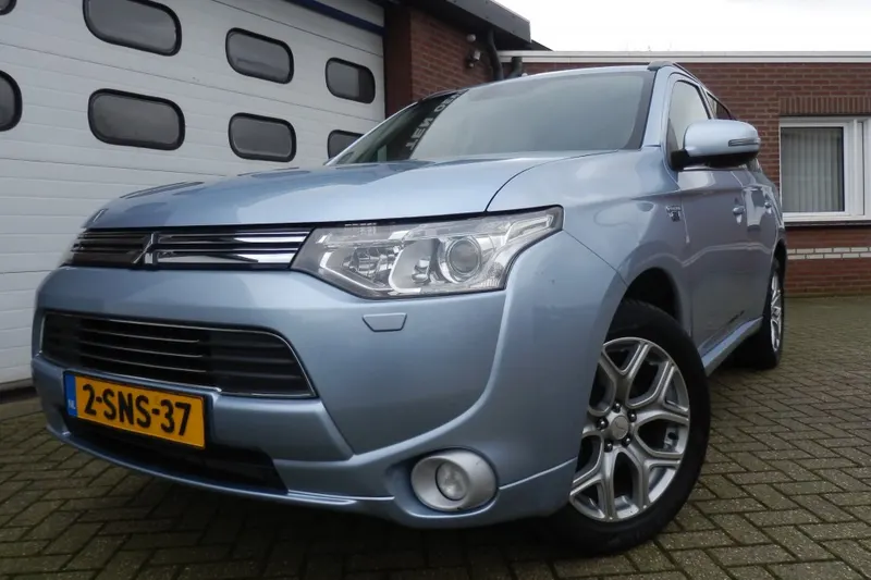 Mitsubishi Outlander (2013)