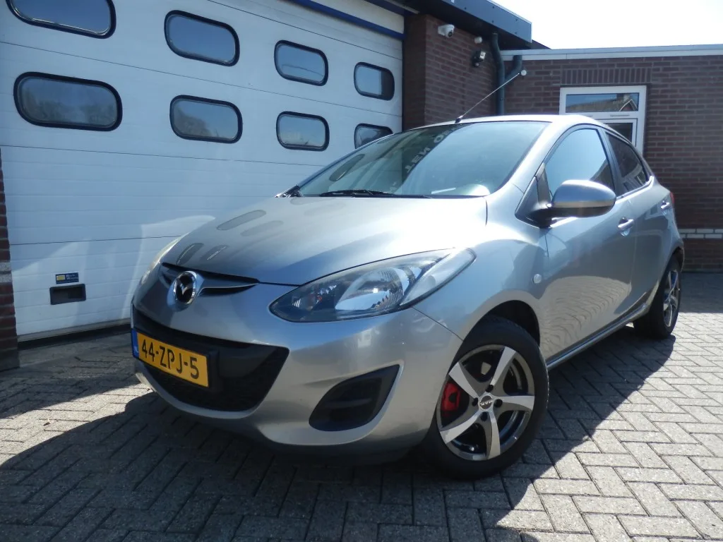 Mazda 2 (2013) — foto 1