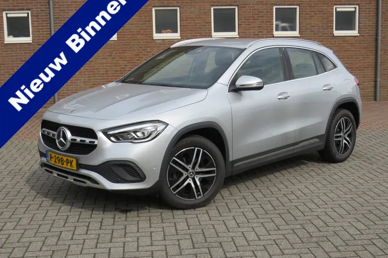 Mercedes-Benz GLA (2022)