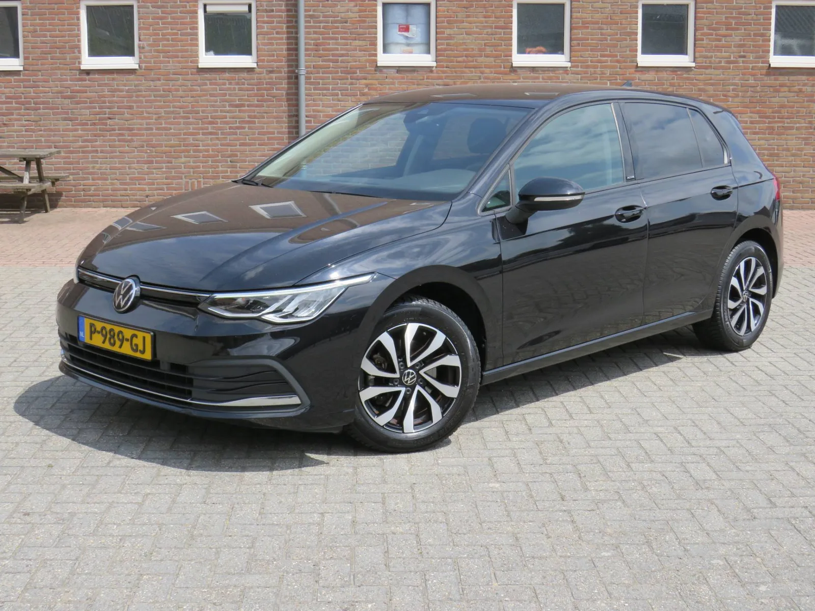 Volkswagen Golf (2021) — foto 1