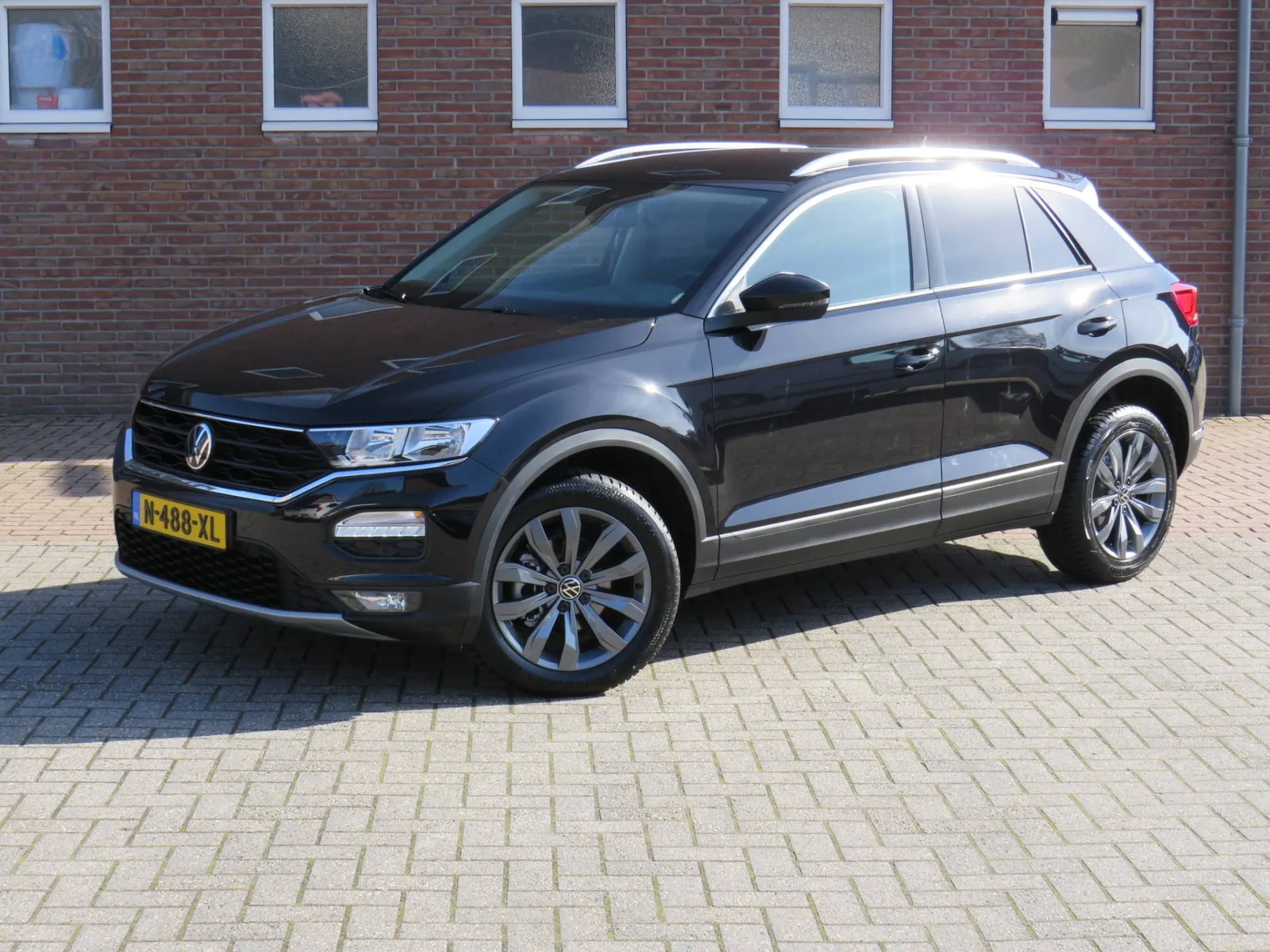 Volkswagen T-Roc (2022) — foto 1