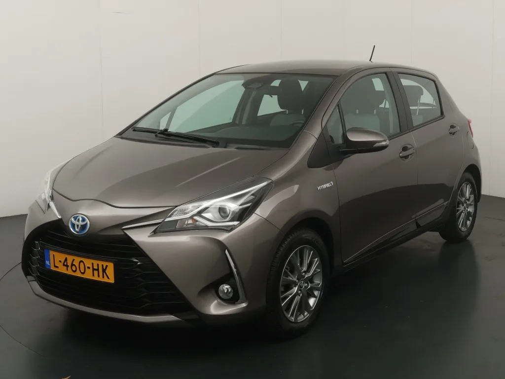 Toyota Yaris (2017) — foto 1
