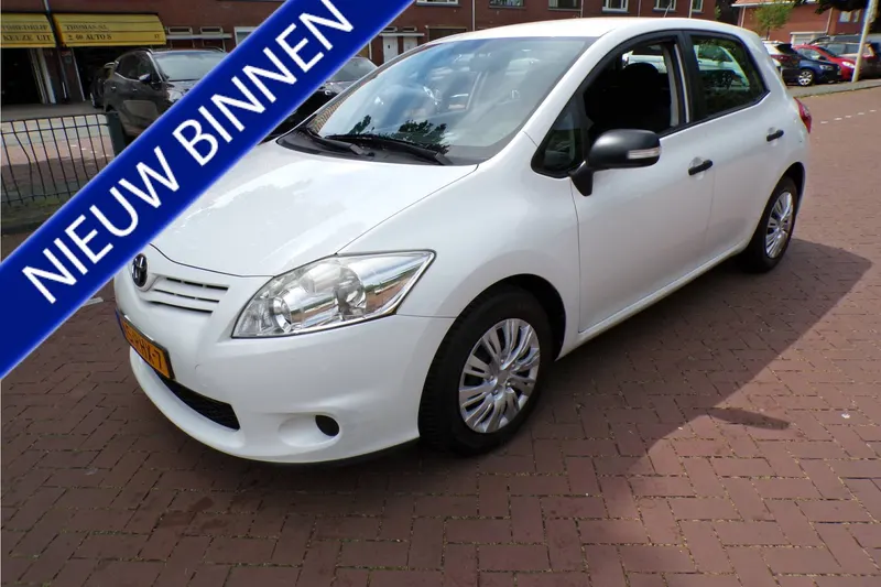 Toyota Auris (2011)