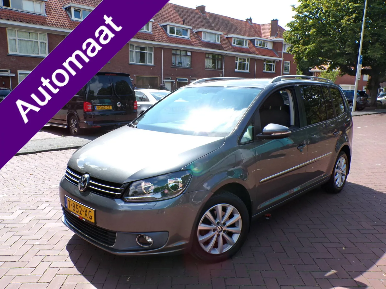 Volkswagen Touran (2011) — foto 1