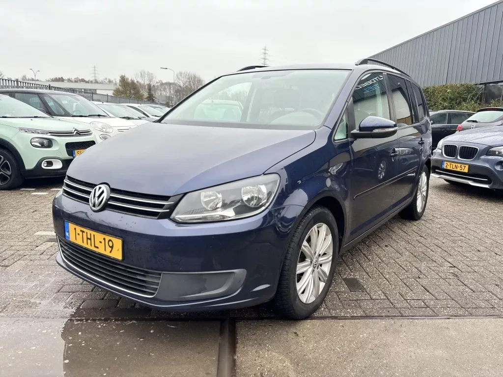 Volkswagen Touran (2014) — foto 1