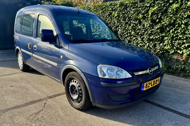 Opel Tour (2010)