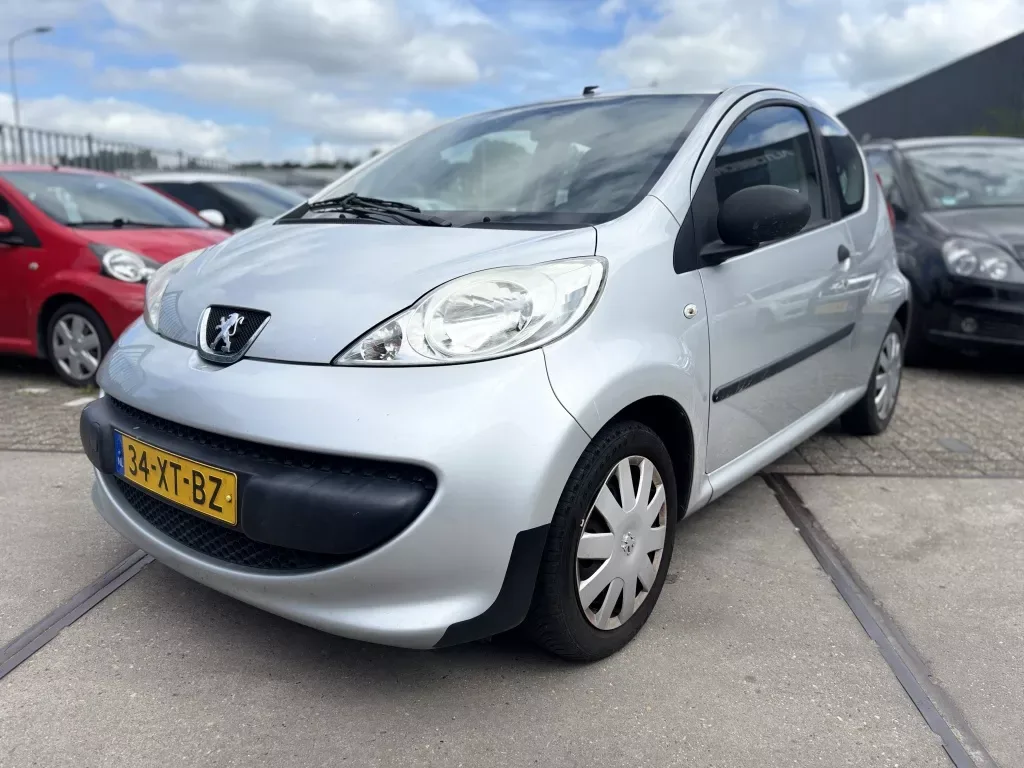 Peugeot 107 (2007) — foto 1
