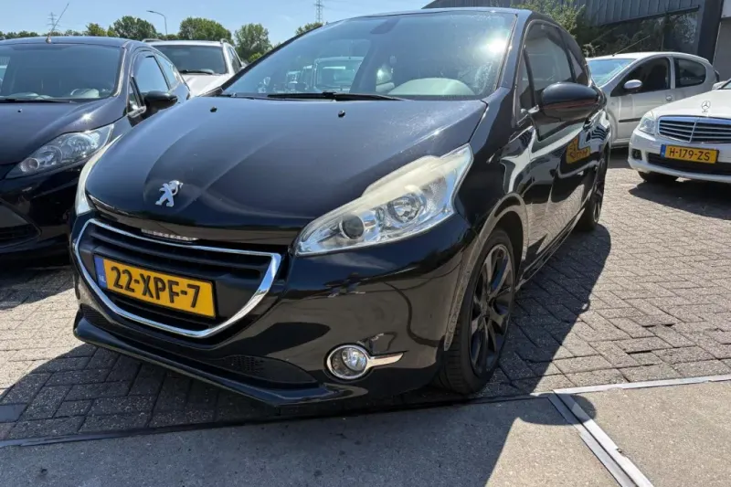 Peugeot 208 (2012)