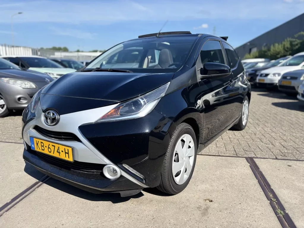 Toyota Aygo (2016) — foto 1