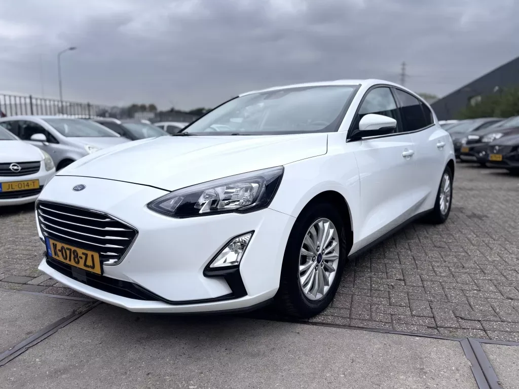 Ford Focus (2021) — foto 1