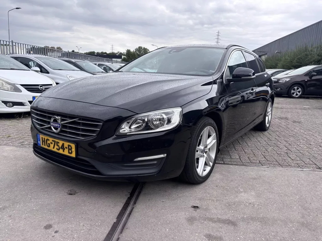 Volvo V60 (2015) — foto 1