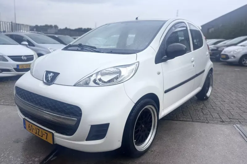 Peugeot 107 (2009)