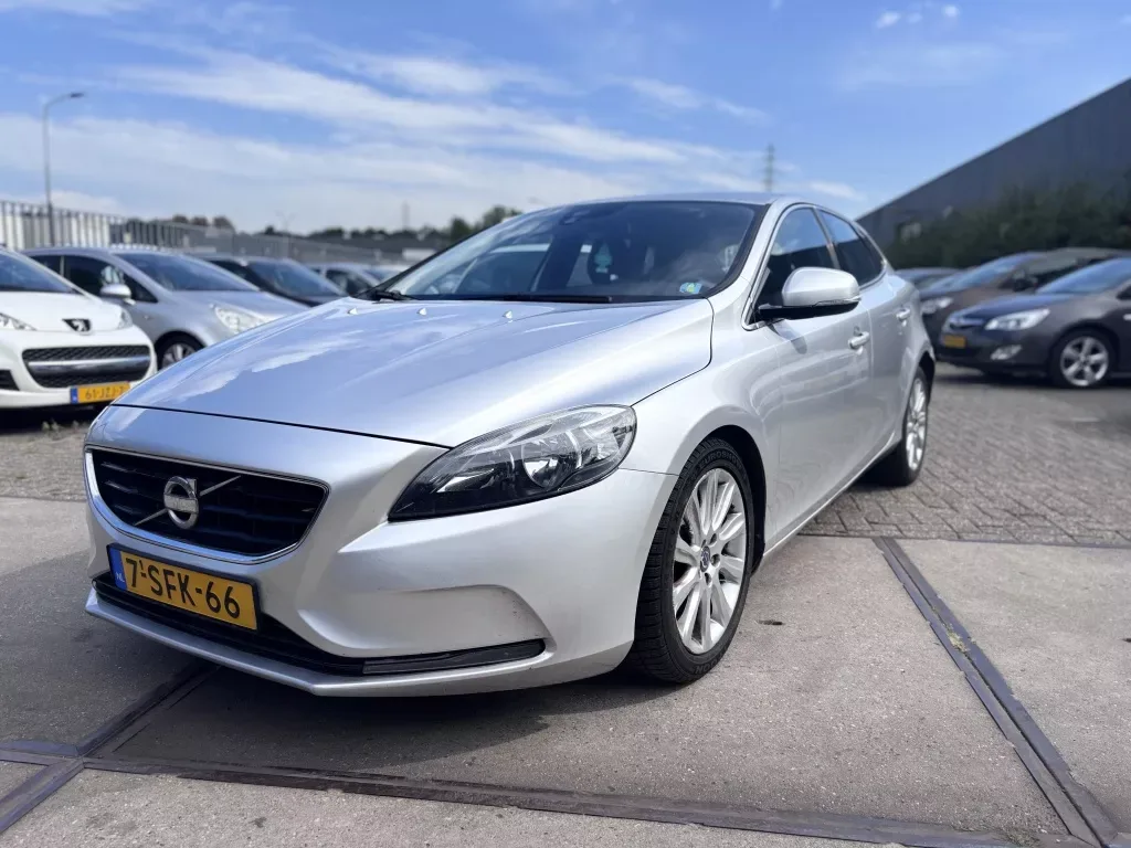 Volvo V40 (2013) — foto 1