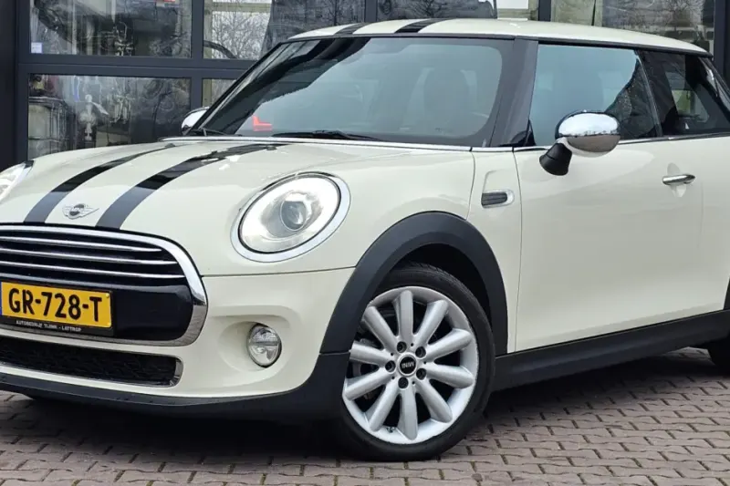 MINI Cooper (2015)