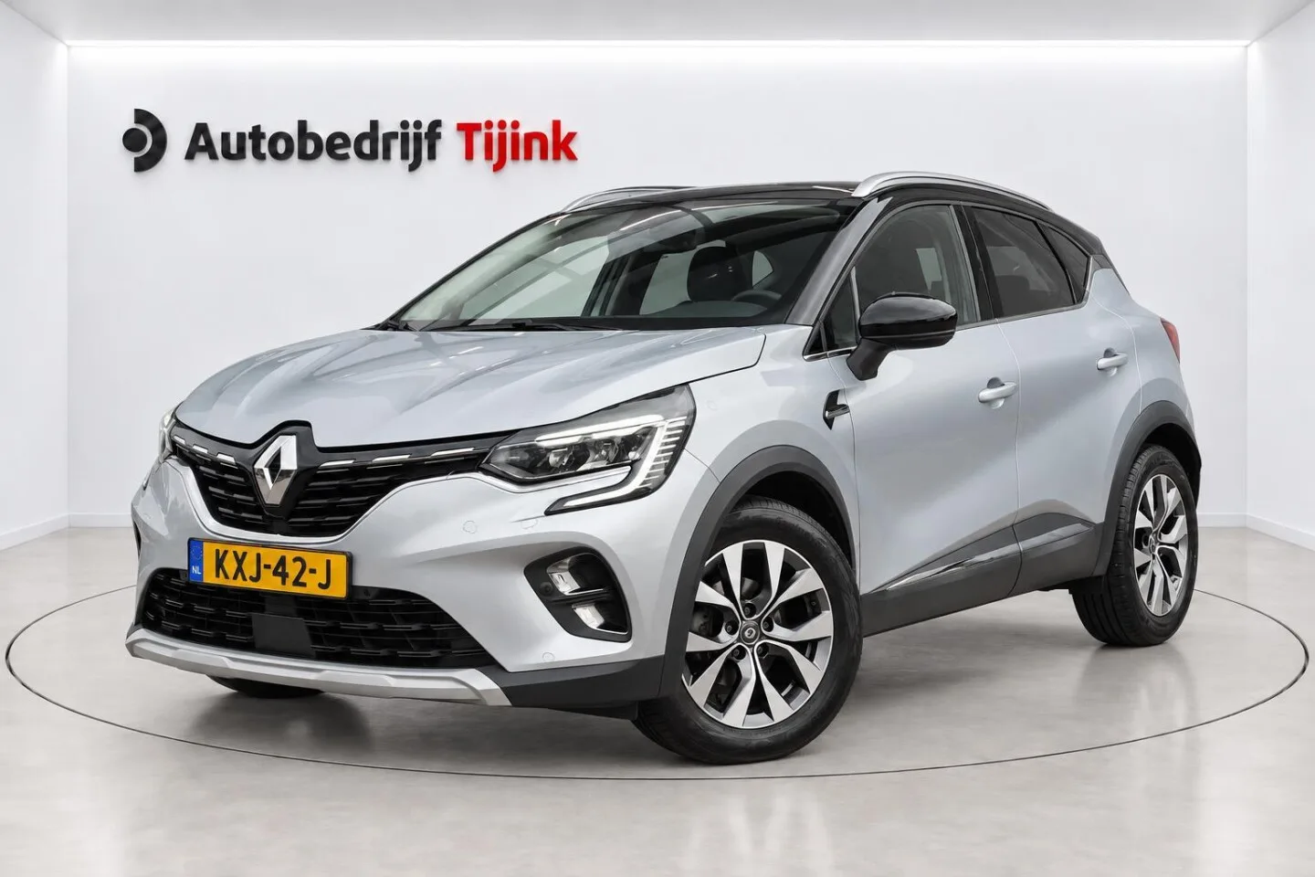 Renault Captur (2021) — foto 1