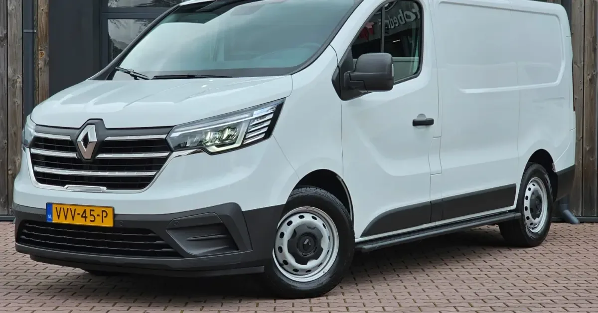 Renault Trafic (2023) — foto 1
