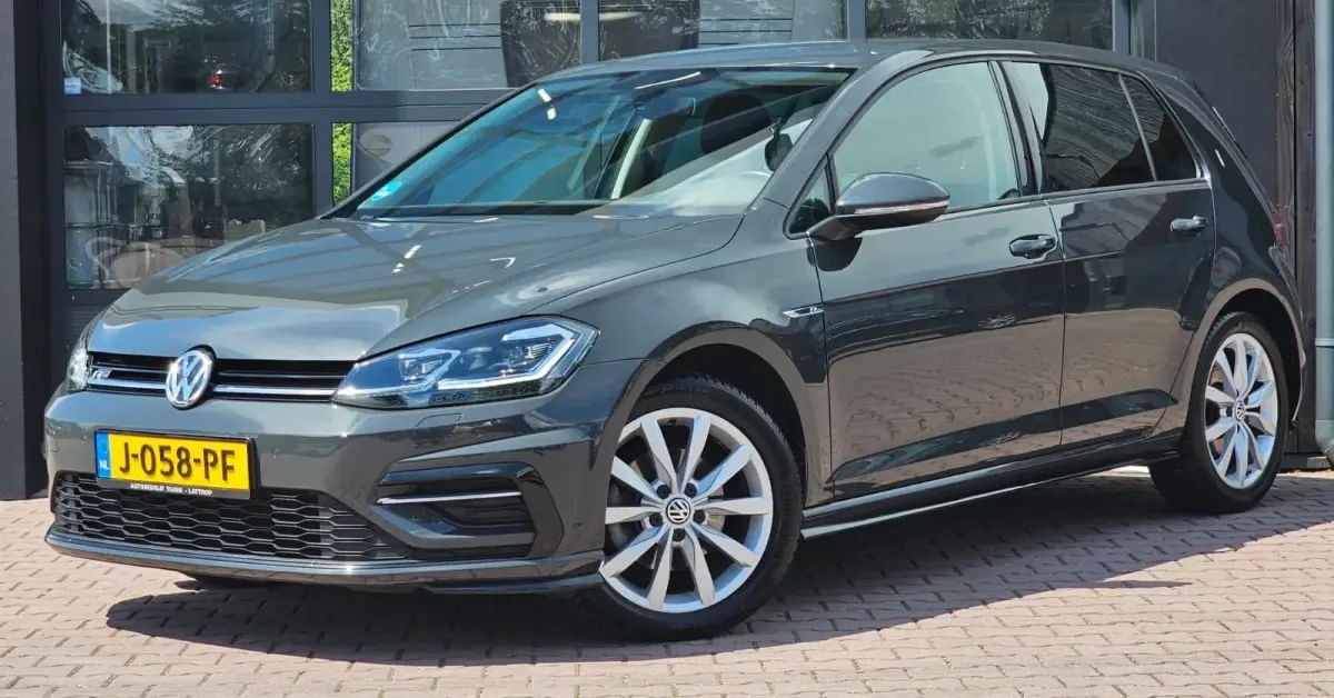 Volkswagen Golf (2019) — foto 1