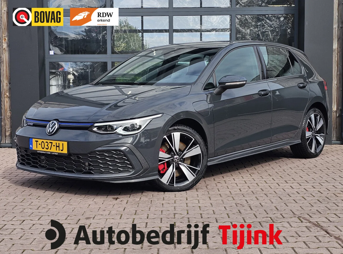 Volkswagen Golf (2021) — foto 1