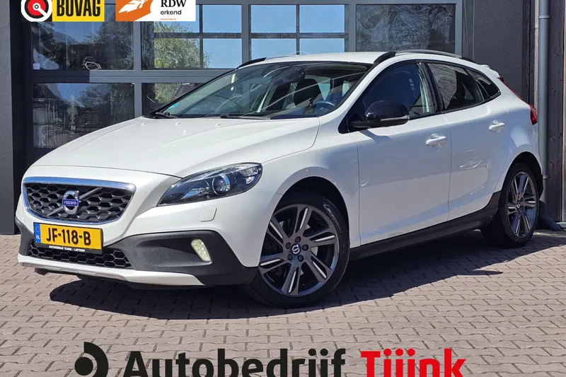 Volvo V40 Cross Country (2016)