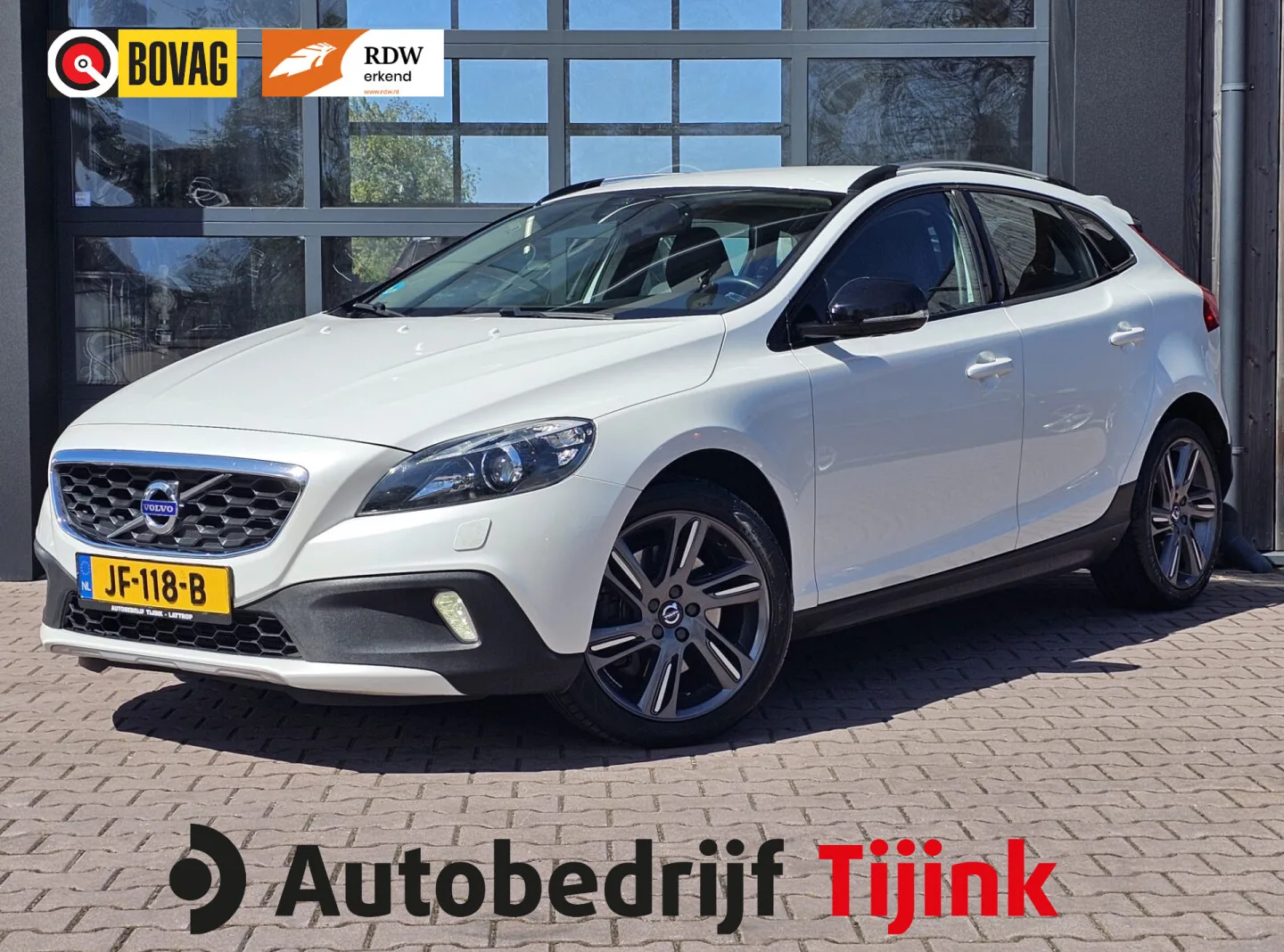 Volvo V40 Cross Country (2016) — foto 1