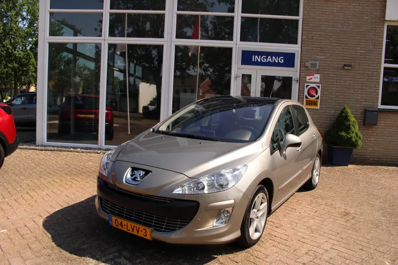 Peugeot 308 (2010)