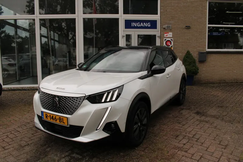 Peugeot e-2008 (2022)