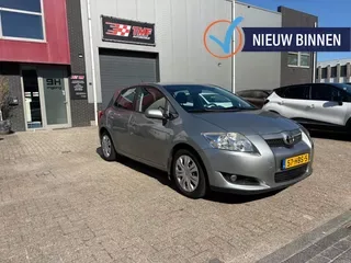 Toyota Auris (2008) — foto 1