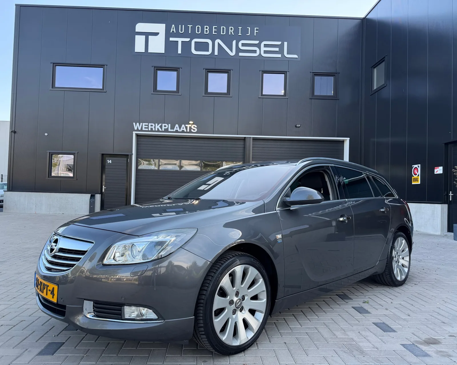Opel Insignia Sports Tourer (2010) — foto 1