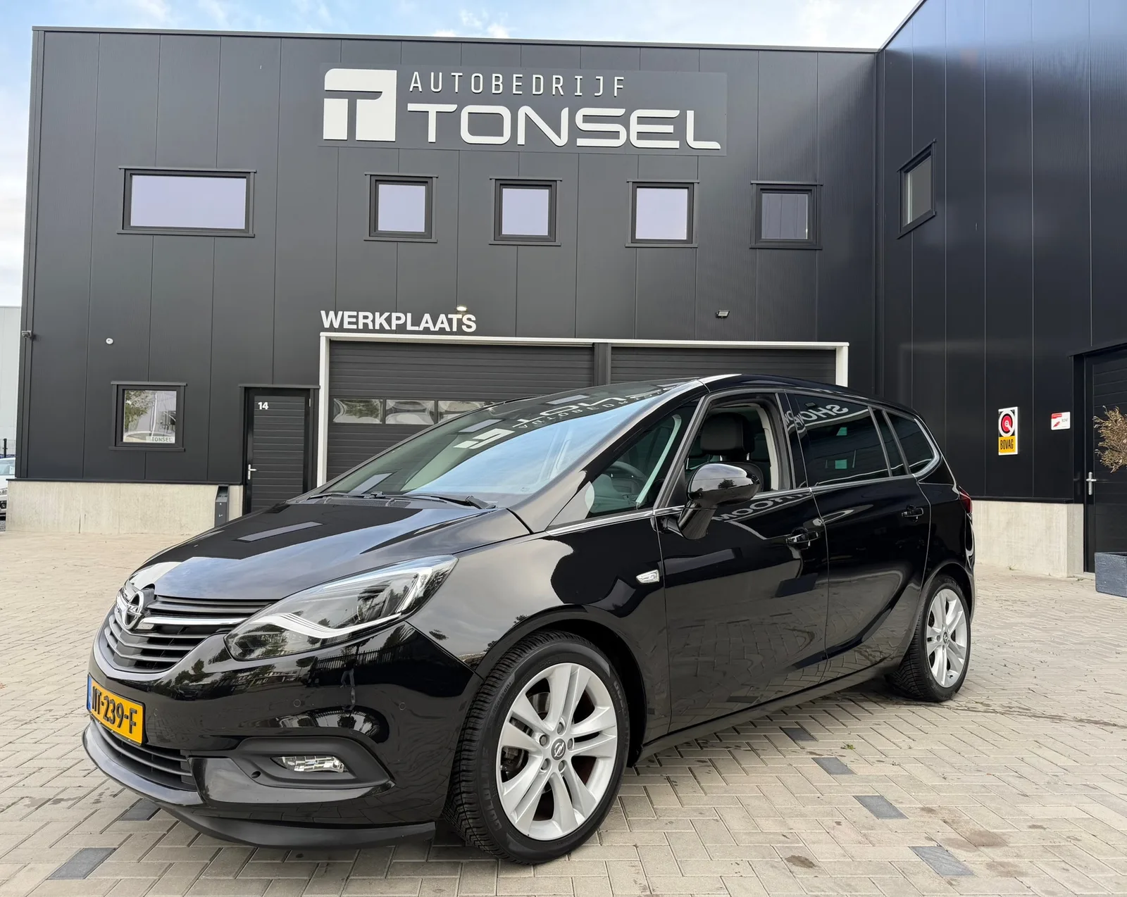 Opel Zafira (2017) — foto 1