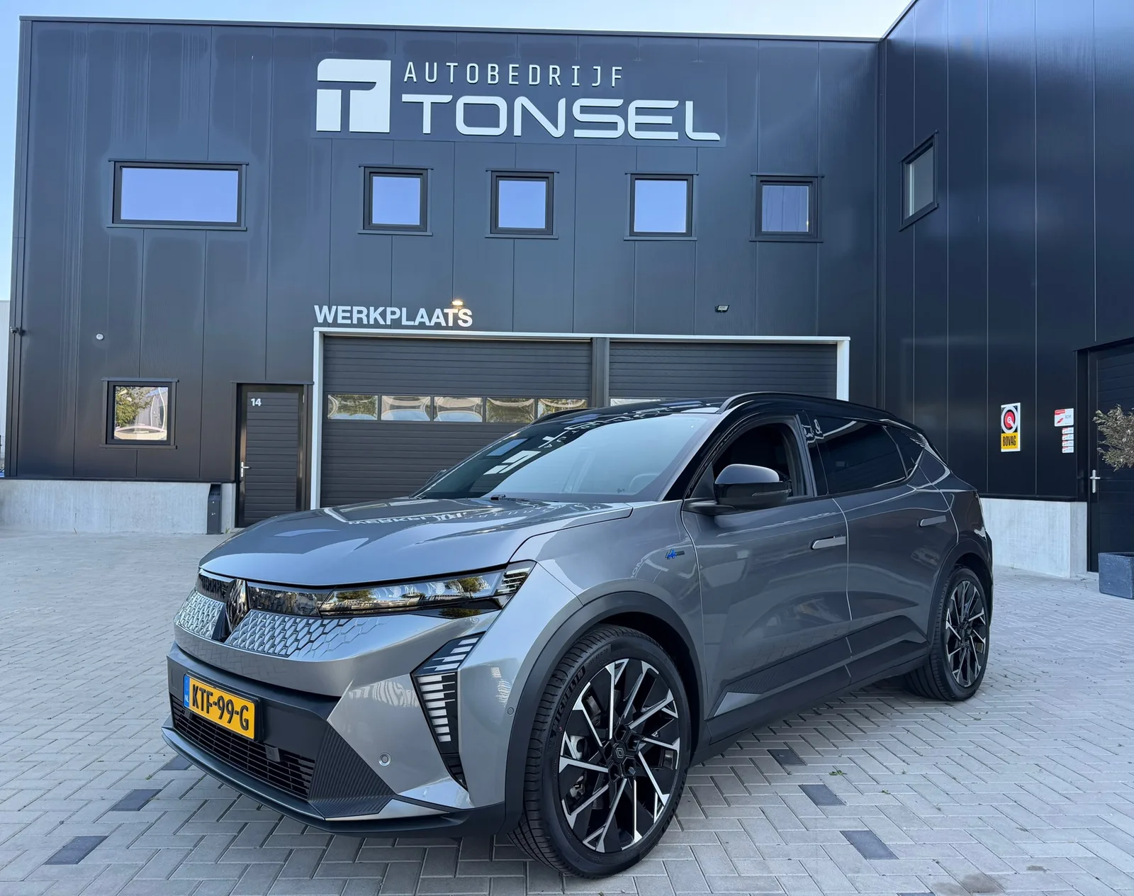 Renault Scénic (2024) — foto 1