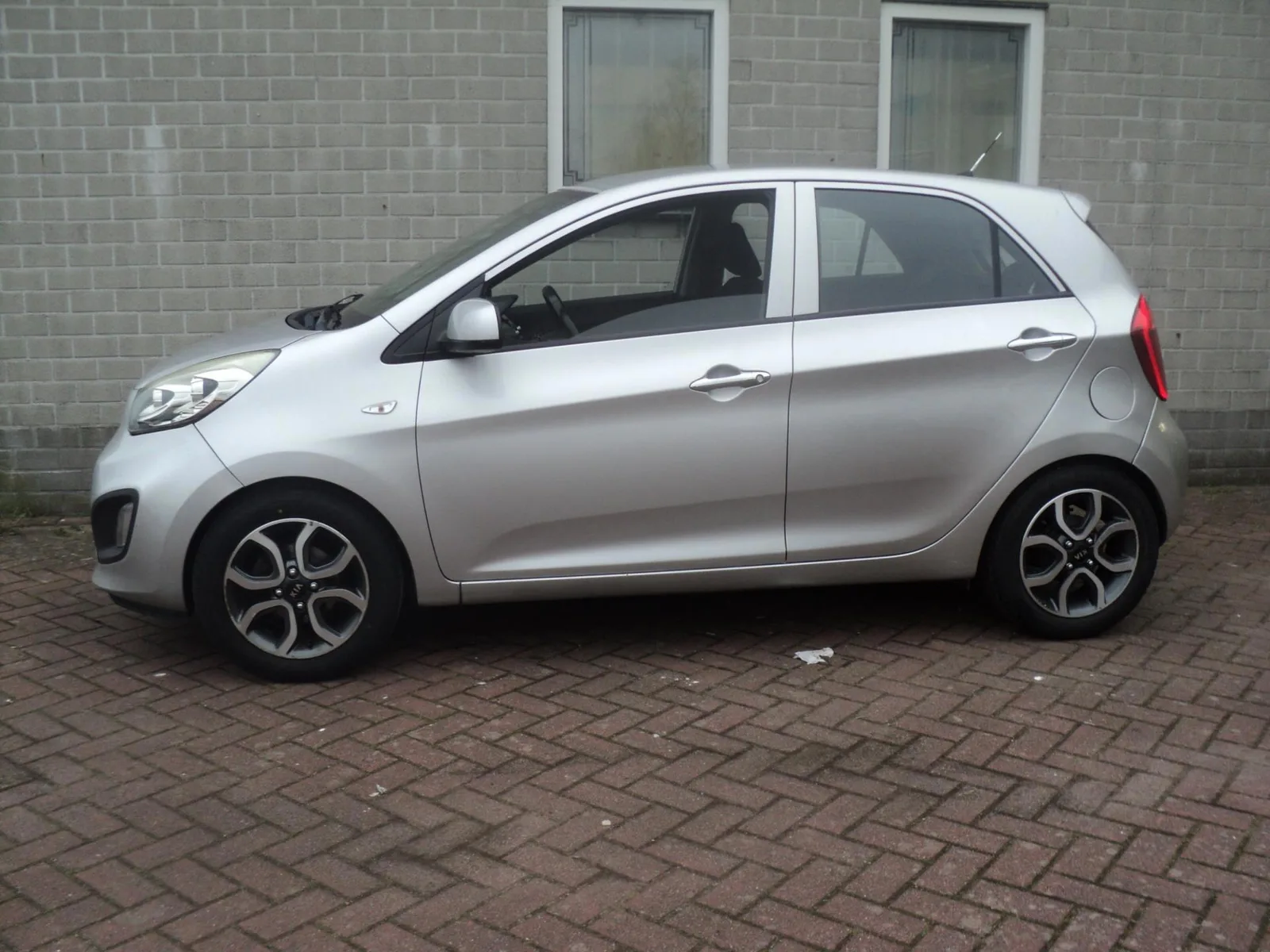 Kia Picanto (2014) — foto 1