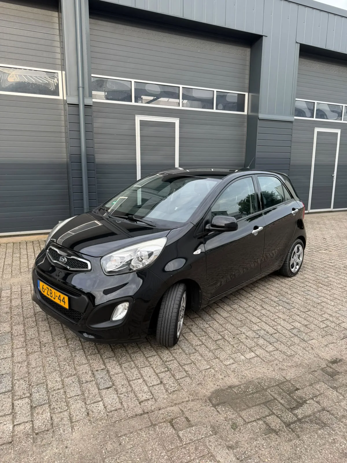 Kia Picanto (2015) — foto 1
