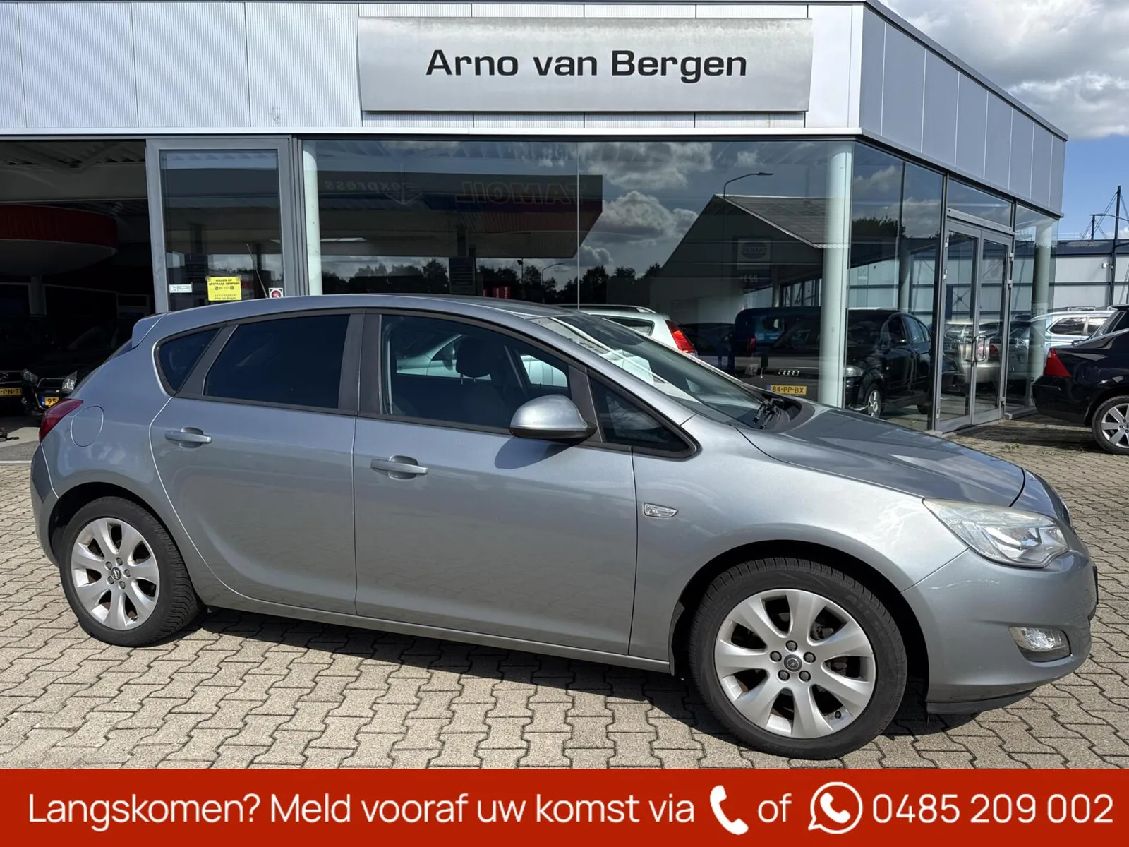 Opel Astra (2011) — foto 1