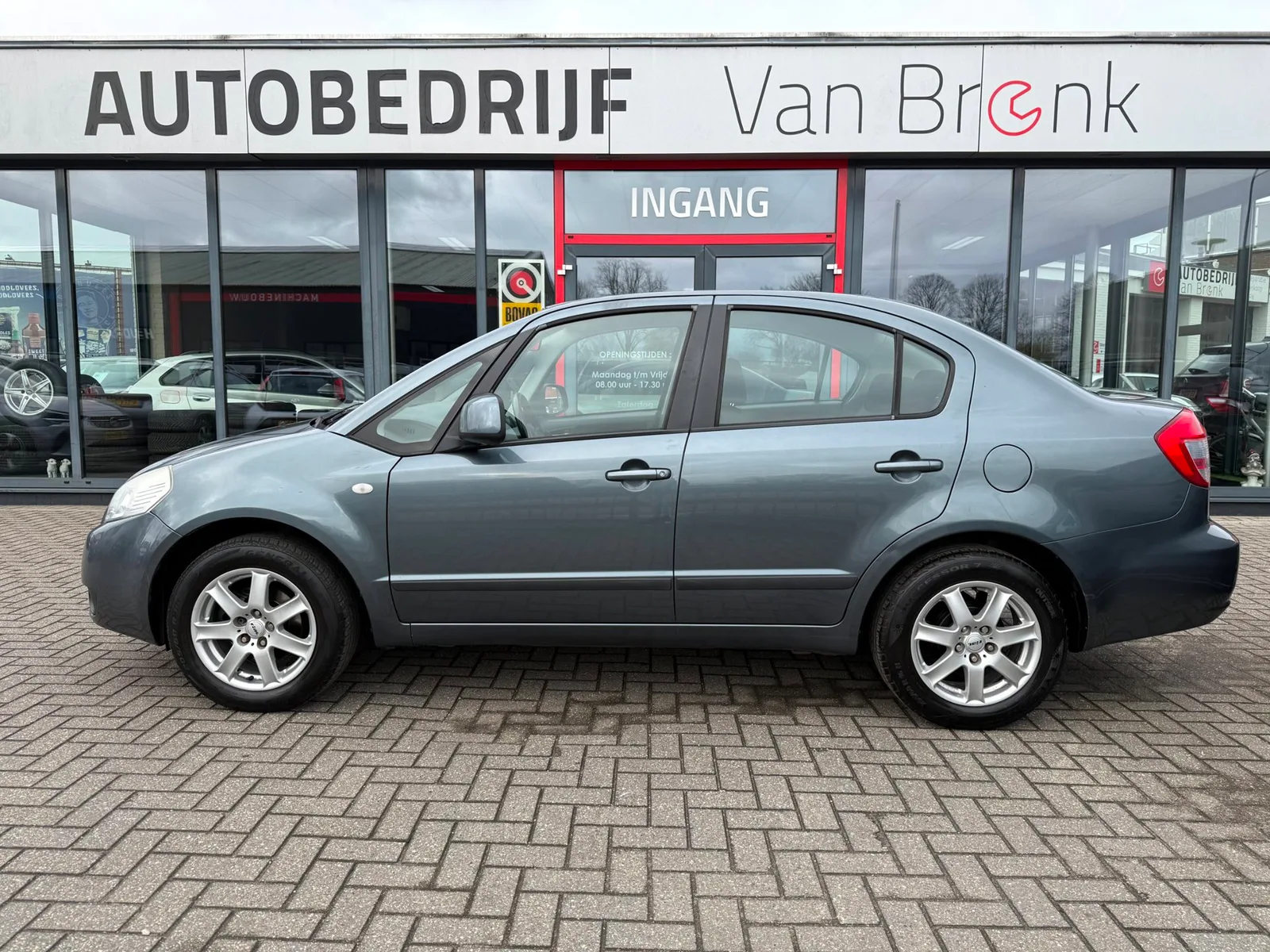 Suzuki SX4 (2008) — foto 1