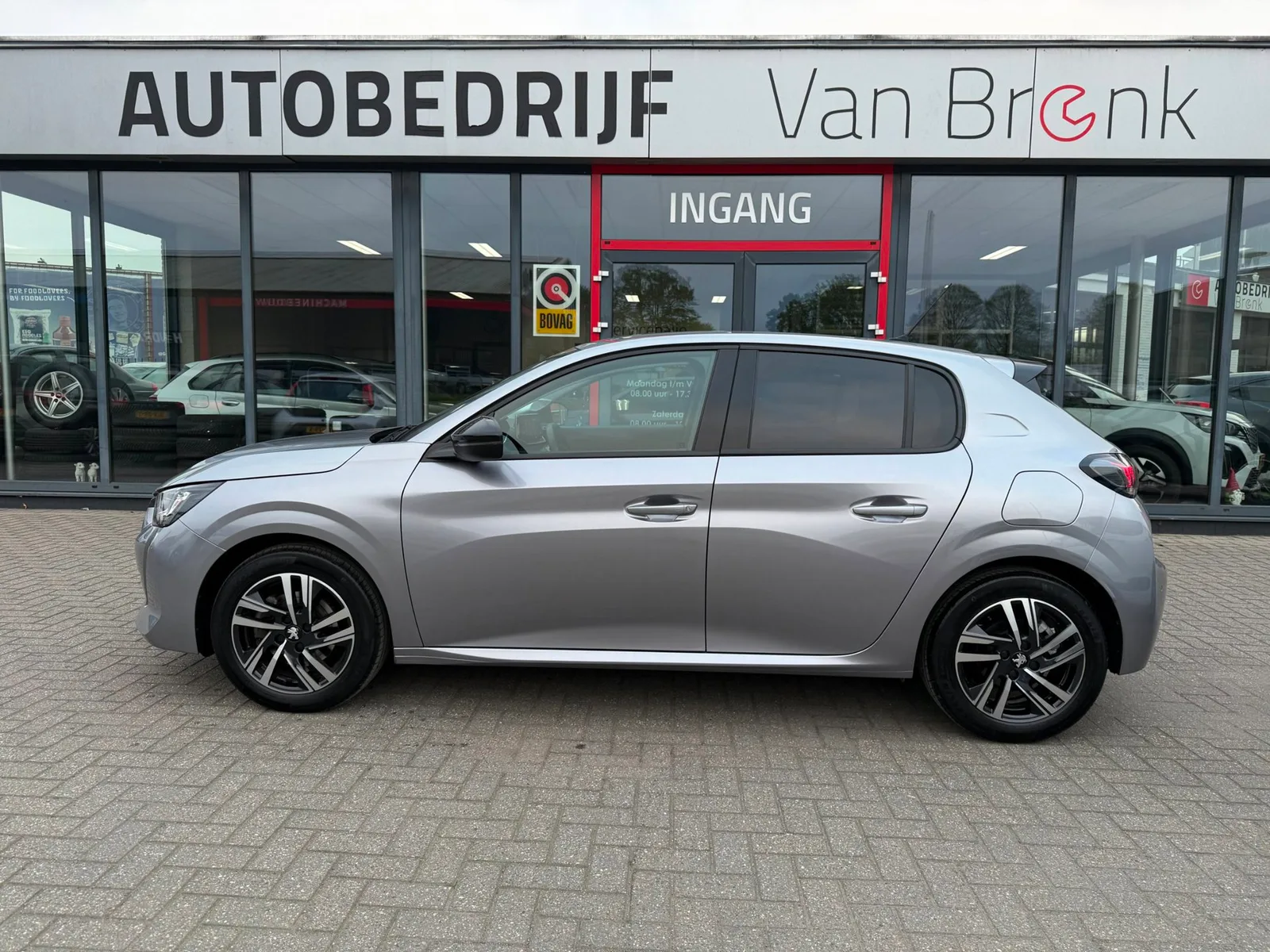 Peugeot 208 (2023) — foto 1