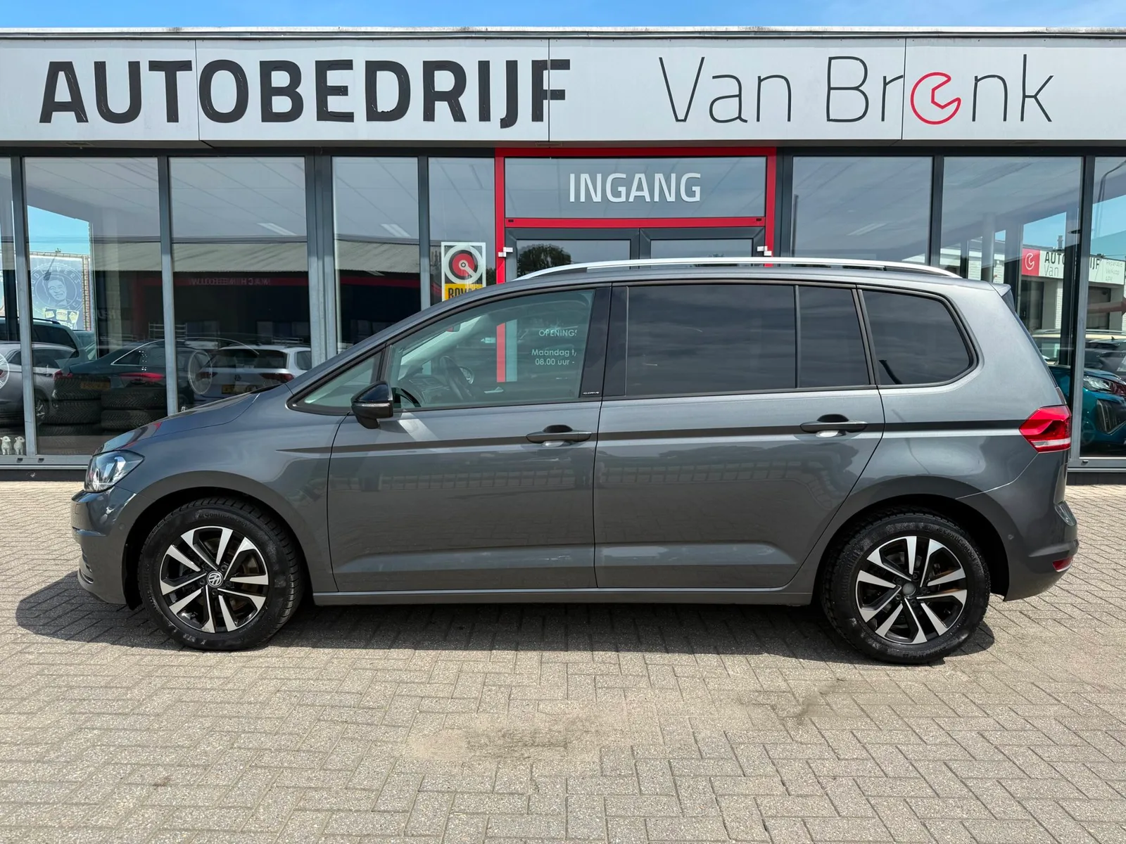Volkswagen Touran (2019) — foto 1