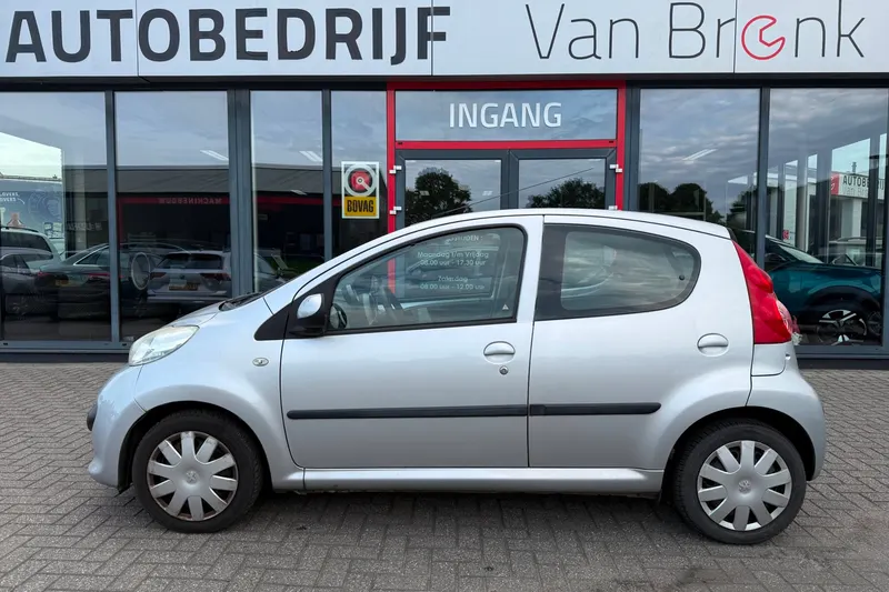 Peugeot 107 (2006)