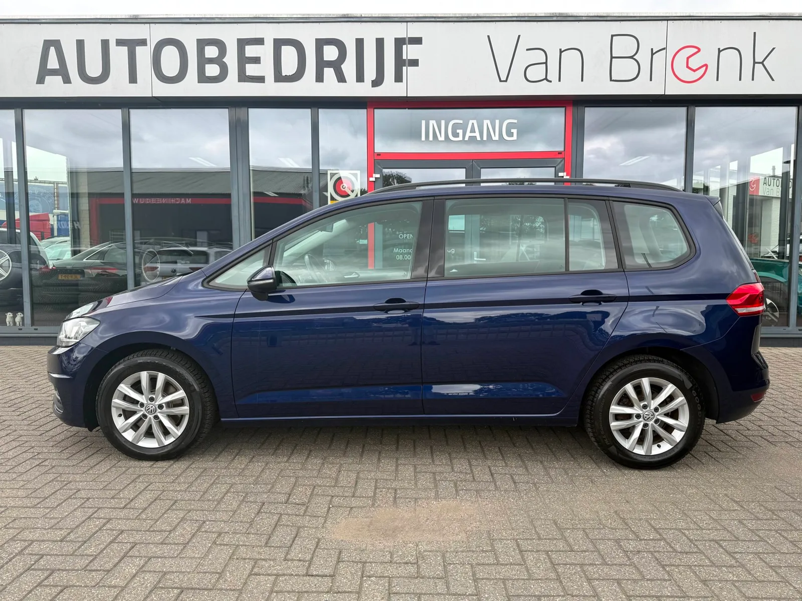 Volkswagen Touran (2019) — foto 1