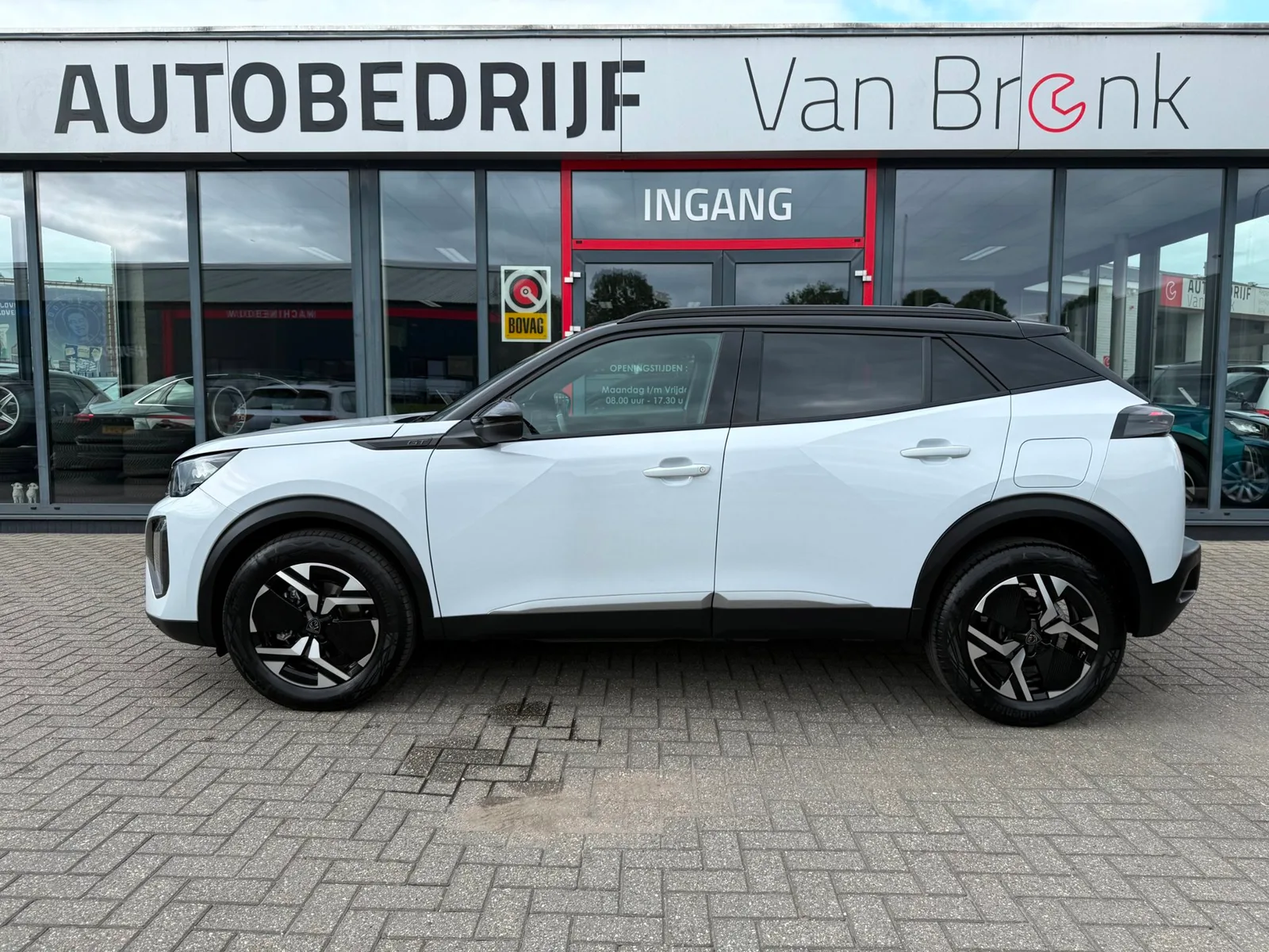 Peugeot 2008 (2025) — foto 1