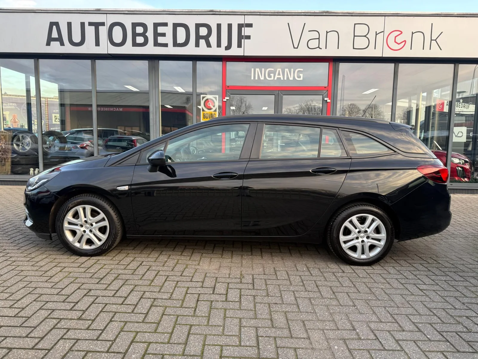 Opel Astra (2021) — foto 1